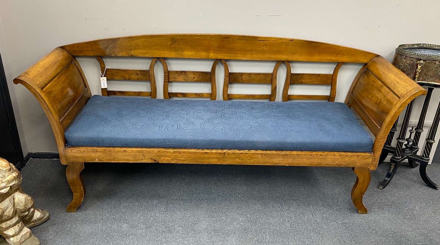 A 19th century Italian walnut settle, length 206cm, width 58cm, height 92cm